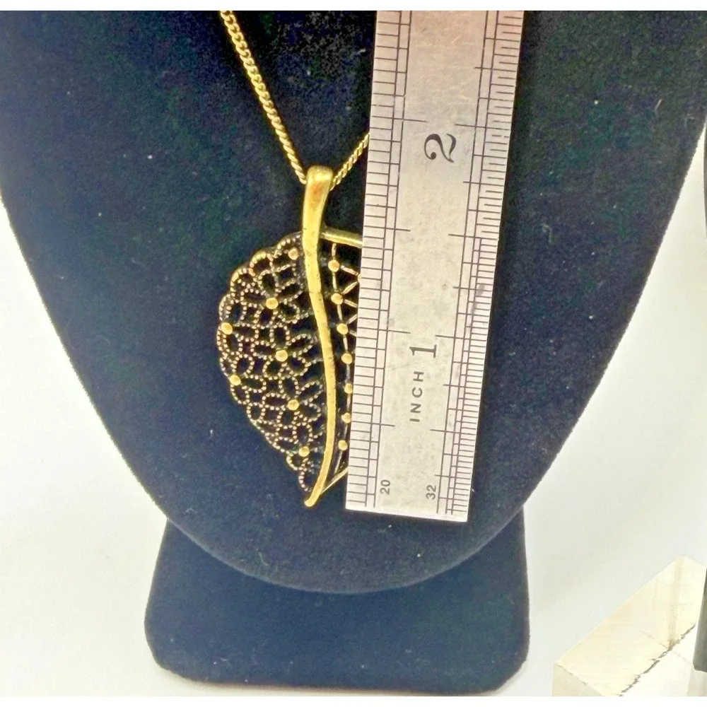 AVON Filigree Leaf Necklace, Earrings, Bracelet ~ 3 Piece Set‎ Gold Tone NEW